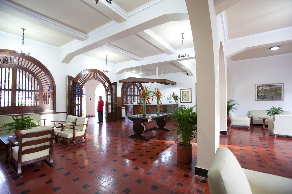 Hotel Guadalajara Buga Exteriör bild